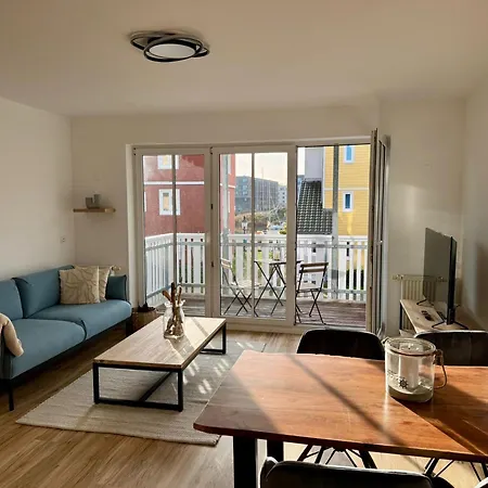 Design Picasso Am Yachthafen